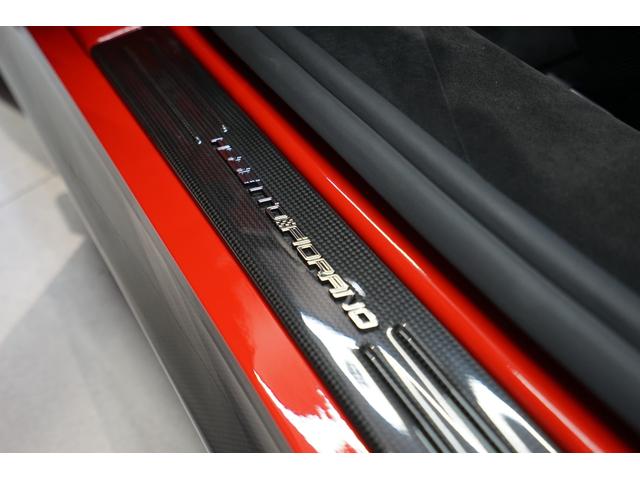 ＳＦ９０ストラダーレ アセットフィオラノ　　Ｆ１　ＤＣＴ　Ｅ４ＷＤ　Ｄ車　カ－ボンホイ－ル　フルカ－ボン　カ－ボンフロントスポイラ－／サイドエアインテ－ク／リアディフュ－ザ－／サイドシル／ドライバ－ゾ－ン／インストメンツカバ－／ドアパネル／センタ－トンネル／レ－シングシ－ト（7枚目）