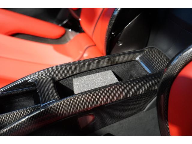 ＳＦ９０ストラダーレ アセットフィオラノ　　Ｆ１　ＤＣＴ　Ｅ４ＷＤ　Ｄ車　カ－ボンホイ－ル　フルカ－ボン　カ－ボンフロントスポイラ－／サイドエアインテ－ク／リアディフュ－ザ－／サイドシル／ドライバ－ゾ－ン／インストメンツカバ－／ドアパネル／センタ－トンネル／レ－シングシ－ト（20枚目）