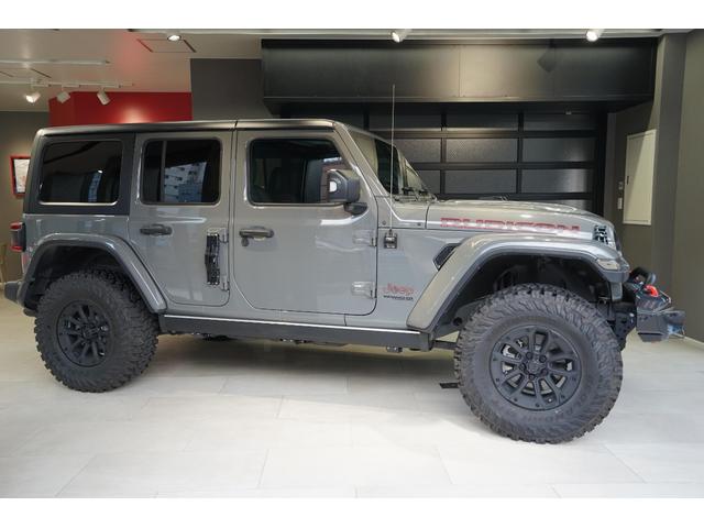 ジープ・ラングラーアンリミテッド ルビコン 4WD D車 JEPPESENコンプリ 電動サイドステップ フロントバンパー/リヤバンパー タクティカルエキゾーストマフラー(2枚目)