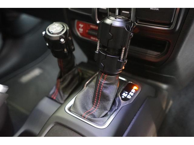 ジープ・ラングラーアンリミテッド ルビコン 4WD D車 JEPPESENコンプリ 電動サイドステップ フロントバンパー/リヤバンパー タクティカルエキゾーストマフラー(15枚目)