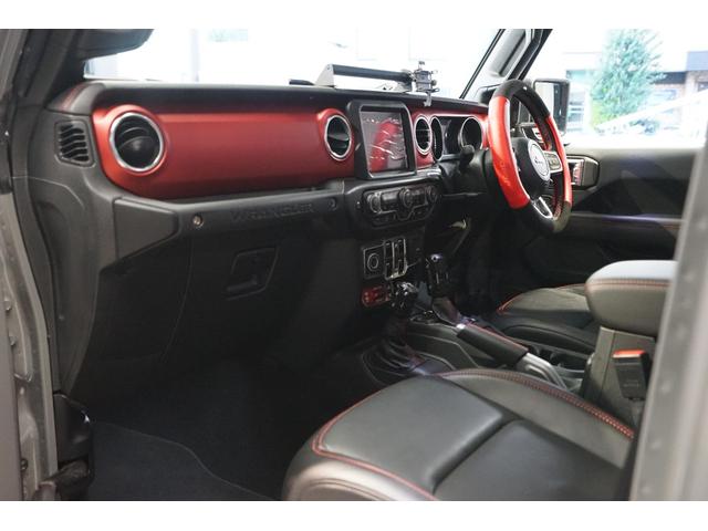 ジープ・ラングラーアンリミテッド ルビコン 4WD D車 JEPPESENコンプリ 電動サイドステップ フロントバンパー/リヤバンパー タクティカルエキゾーストマフラー(19枚目)