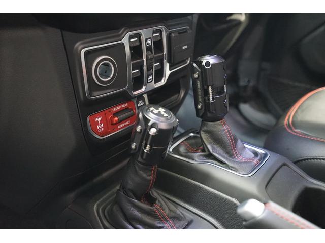 ジープ・ラングラーアンリミテッド ルビコン 4WD D車 JEPPESENコンプリ 電動サイドステップ フロントバンパー/リヤバンパー タクティカルエキゾーストマフラー(22枚目)