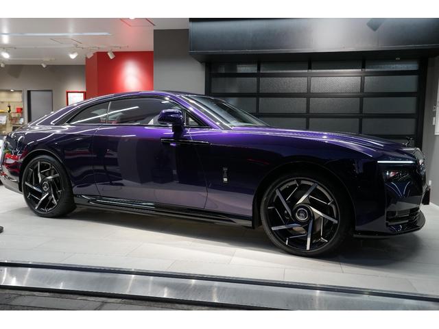 スペクター ベースグレード　左Ｈ　Ｄ車　１オナ　ビスポークインテリア　ＯＰ１１００　スタ－ライトドア／ル－フ　イルミネ－テッドフェイシア　ビスポ－クオ－ディオ　エクステンデットパイピング　カラ－ステッチ　ビスポ－ククロック　前後（2枚目）