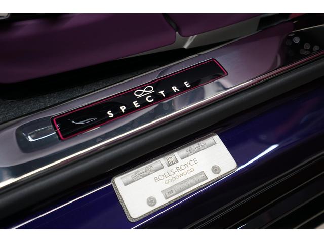 スペクター ベースグレード　左Ｈ　Ｄ車　１オナ　ビスポークインテリア　ＯＰ１１００　スタ－ライトドア／ル－フ　イルミネ－テッドフェイシア　ビスポ－クオ－ディオ　エクステンデットパイピング　カラ－ステッチ　ビスポ－ククロック　前後（9枚目）