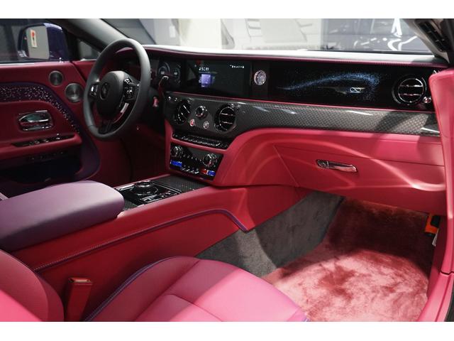 スペクター ベースグレード　左Ｈ　Ｄ車　１オナ　ビスポークインテリア　ＯＰ１１００　スタ－ライトドア／ル－フ　イルミネ－テッドフェイシア　ビスポ－クオ－ディオ　エクステンデットパイピング　カラ－ステッチ　ビスポ－ククロック　前後（32枚目）