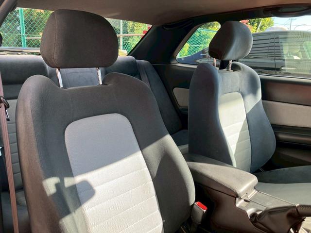 スカイライン ２５ＧＴターボ　純正５速　インジェクタ新品交換済　ＲＡＹＳ　ＴＥ３７　１８ｉｎＡＷ　社外フロアマット　ＫＹＢ　ＮｅｗＳＲショック　ショックタワー補修済　ＨＫＳターボタイマー　ＮＩＳＭＯマフラー　純正リアスポイラー（8枚目）