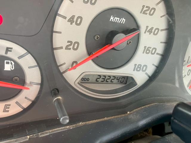 スカイライン ２５ＧＴターボ　純正５速　インジェクタ新品交換済　ＲＡＹＳ　ＴＥ３７　１８ｉｎＡＷ　社外フロアマット　ＫＹＢ　ＮｅｗＳＲショック　ショックタワー補修済　ＨＫＳターボタイマー　ＮＩＳＭＯマフラー　純正リアスポイラー（12枚目）