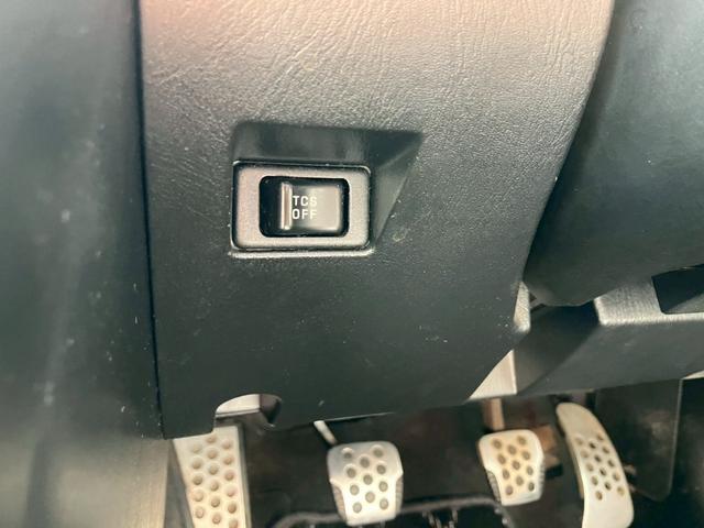 スカイライン ２５ＧＴターボ　純正５速　インジェクタ新品交換済　ＲＡＹＳ　ＴＥ３７　１８ｉｎＡＷ　社外フロアマット　ＫＹＢ　ＮｅｗＳＲショック　ショックタワー補修済　ＨＫＳターボタイマー　ＮＩＳＭＯマフラー　純正リアスポイラー（15枚目）