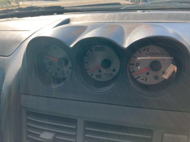 スカイライン ２５ＧＴターボ　純正５速　インジェクタ新品交換済　ＲＡＹＳ　ＴＥ３７　１８ｉｎＡＷ　社外フロアマット　ＫＹＢ　ＮｅｗＳＲショック　ショックタワー補修済　ＨＫＳターボタイマー　ＮＩＳＭＯマフラー　純正リアスポイラー（16枚目）