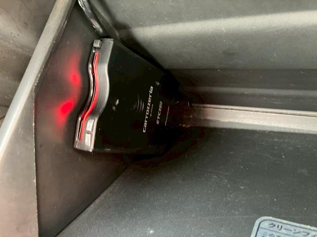 スカイライン ２５ＧＴターボ　純正５速　インジェクタ新品交換済　ＲＡＹＳ　ＴＥ３７　１８ｉｎＡＷ　社外フロアマット　ＫＹＢ　ＮｅｗＳＲショック　ショックタワー補修済　ＨＫＳターボタイマー　ＮＩＳＭＯマフラー　純正リアスポイラー（23枚目）