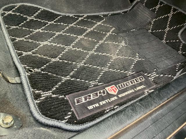 スカイライン ２５ＧＴターボ　純正５速　インジェクタ新品交換済　ＲＡＹＳ　ＴＥ３７　１８ｉｎＡＷ　社外フロアマット　ＫＹＢ　ＮｅｗＳＲショック　ショックタワー補修済　ＨＫＳターボタイマー　ＮＩＳＭＯマフラー　純正リアスポイラー（28枚目）