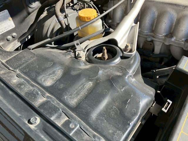 スカイライン ２５ＧＴターボ　純正５速　インジェクタ新品交換済　ＲＡＹＳ　ＴＥ３７　１８ｉｎＡＷ　社外フロアマット　ＫＹＢ　ＮｅｗＳＲショック　ショックタワー補修済　ＨＫＳターボタイマー　ＮＩＳＭＯマフラー　純正リアスポイラー（38枚目）