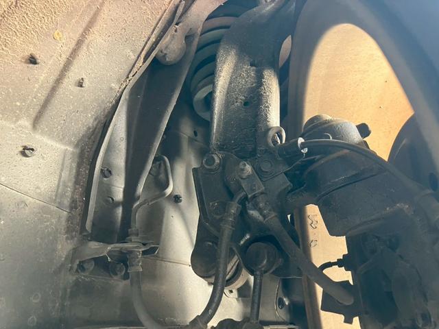 スカイライン ２５ＧＴターボ　純正５速　インジェクタ新品交換済　ＲＡＹＳ　ＴＥ３７　１８ｉｎＡＷ　社外フロアマット　ＫＹＢ　ＮｅｗＳＲショック　ショックタワー補修済　ＨＫＳターボタイマー　ＮＩＳＭＯマフラー　純正リアスポイラー（40枚目）