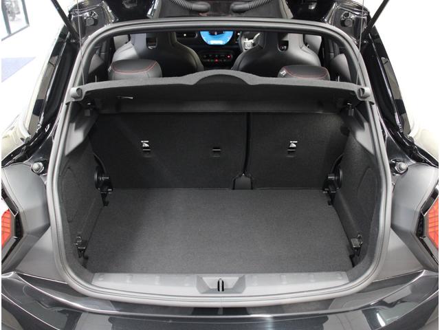 MINI クーパーS ジョン・クーパー・ワークス・トリム JCWトリム Mパッケ-ジ 禁煙1オ-ナ- 黒半革 ナビ 全方位カメラ Dアシスト コンフォートアクセス ACC HUD ハーマンカードン マッサージ JCW17インチAW 新車保証継承(8枚目)