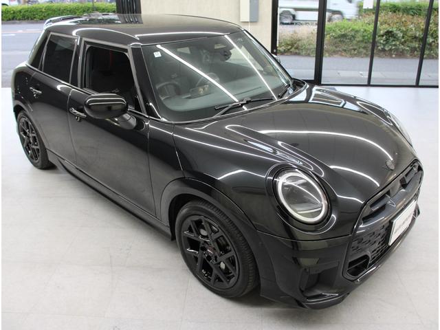 MINI クーパーS ジョン・クーパー・ワークス・トリム JCWトリム Mパッケ-ジ 禁煙1オ-ナ- 黒半革 ナビ 全方位カメラ Dアシスト コンフォートアクセス ACC HUD ハーマンカードン マッサージ JCW17インチAW 新車保証継承(30枚目)