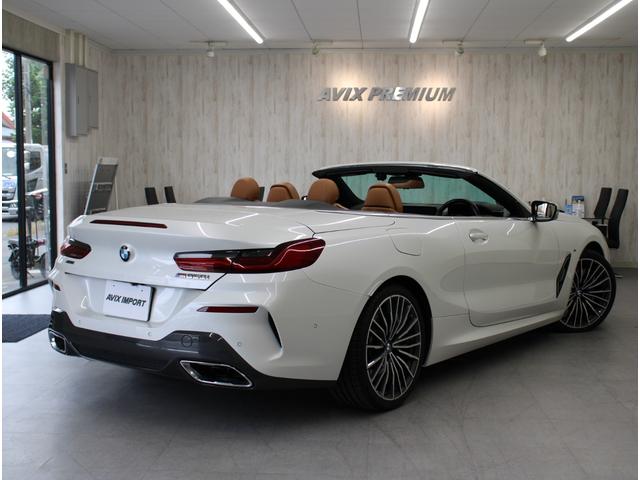8シリーズ M850i xDriveカブリオレ 黒幌 茶革 シートヒータ- ベンチレーション Bowers&Wilkins Dアシストプロ ACC HUD PDC ナビ TV 360°カメラ BMWレーザーライト 純正20インチAW(3枚目)