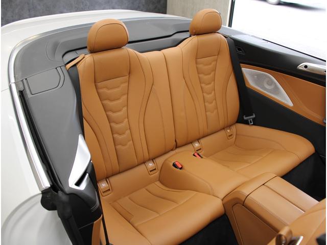 8シリーズ M850i xDriveカブリオレ 黒幌 茶革 シートヒータ- ベンチレーション Bowers&Wilkins Dアシストプロ ACC HUD PDC ナビ TV 360°カメラ BMWレーザーライト 純正20インチAW(9枚目)