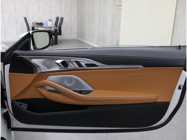8シリーズ M850i xDriveカブリオレ 黒幌 茶革 シートヒータ- ベンチレーション Bowers&Wilkins Dアシストプロ ACC HUD PDC ナビ TV 360°カメラ BMWレーザーライト 純正20インチAW(44枚目)