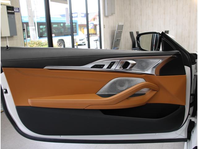 8シリーズ M850i xDriveカブリオレ 黒幌 茶革 シートヒータ- ベンチレーション Bowers&Wilkins Dアシストプロ ACC HUD PDC ナビ TV 360°カメラ BMWレーザーライト 純正20インチAW(46枚目)