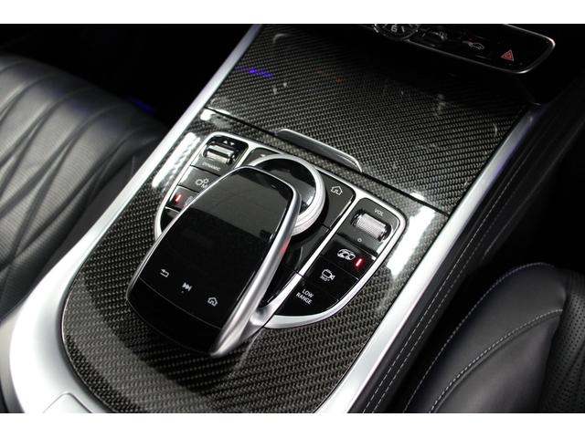 お手元で簡単操作が可能で便利なコマンドコントローラー装備！