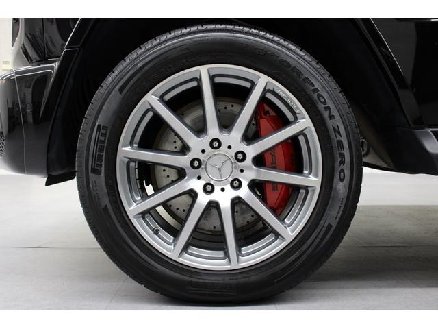 ●ステンレス製スペアタイヤカバー●プライバシーガラス［後席左右・ラゲッジルーム］●リアワイパー●マッドフラップ［リア］