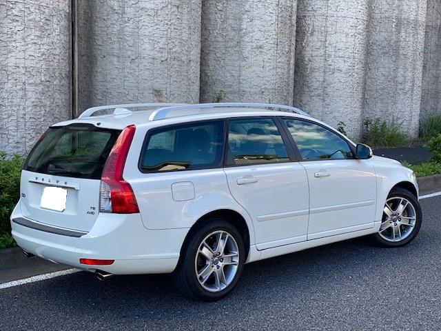 Ｖ５０ Ｔ５　ＳＥ　ＡＷＤ　禁煙車　ブラックフルレザーシート　ナビ　ＴＶ　４ＷＤ　ターボ（8枚目）