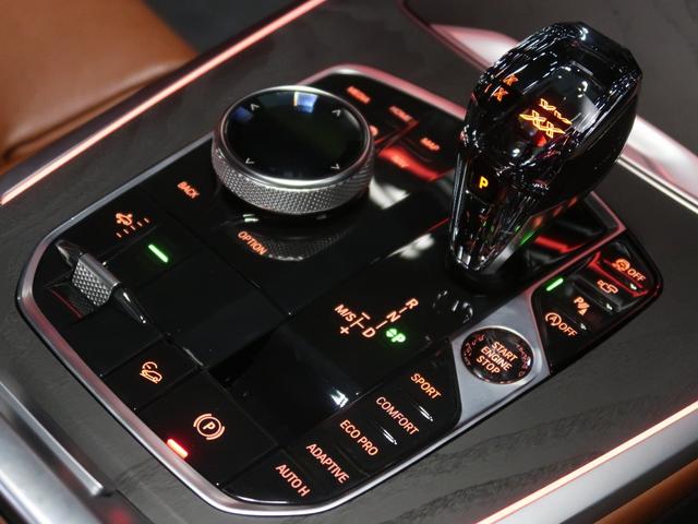 Ｘ７ ｘＤｒｉｖｅ　３５ｄ　Ｍスポーツ　ＷＡＬＤフルエアロ　パノラマサンルーフ　２２インチＡＷ　６人乗り　５ゾーンＡＣ　エグゼクティブドライブプロ　レーザーライト　クリスタルノブ　ブラウンメリノレザー　アルカンタラルーフ　クリーンディーゼル（15枚目）