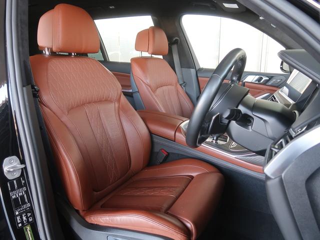 Ｘ７ ｘＤｒｉｖｅ　３５ｄ　Ｍスポーツ　ＷＡＬＤフルエアロ　パノラマサンルーフ　２２インチＡＷ　６人乗り　５ゾーンＡＣ　エグゼクティブドライブプロ　レーザーライト　クリスタルノブ　ブラウンメリノレザー　アルカンタラルーフ　クリーンディーゼル（33枚目）