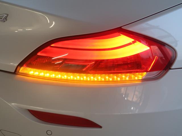 �T�C�h�ƃ��A�̃E�C���J�[�́A�L���̂����_�ł̂k�d�c�ƂȂ�܂��B