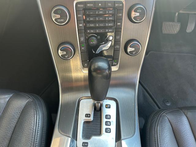 Ｖ６０ ドライブｅ　ドライブｅ　レーンキープ　ＡＣＣ　黒革パワーシート　シートヒーター　ＨＤＤナビ　フルセグＤＴＶ　ＥＴＣ　Ｂカメラ　オーディオリモコン　取説　保証書（11枚目）