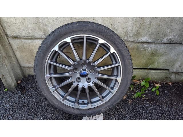 レヴォーグ ２．０ＳＴＩスポーツアイサイト　ＳＴＩスポイラー　レザー内装　スタッドレス＋ＡＷ付（4枚目）