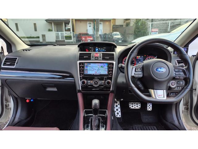 レヴォーグ ２．０ＳＴＩスポーツアイサイト　ＳＴＩスポイラー　レザー内装　スタッドレス＋ＡＷ付（11枚目）