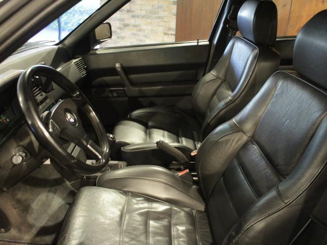 アルファ１６４ クアドリフォリオ　ディーラー車　左ハンドル　５速ＭＴ車　ブラックレザーシート　１６ＡＷ（14枚目）