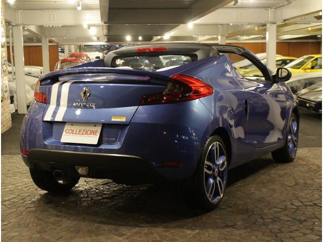 ウインド ゴルディーニ　ディーラー車　左ハンドル　５速ＭＴ車　ブルー×ブラックレザーシー　純正１７ＡＷ　電動トップ（10枚目）