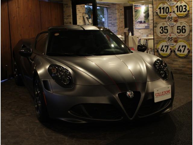 4C コンペティツィオーネ ディーラー車 左ハンドル 6速AT車 レザー&アルカンタラシート 純正18ー19AW 専用フロントバンパー カーボンルーフパネル&リアスポイラー シリアルナンバー付 25台限定車(4枚目)