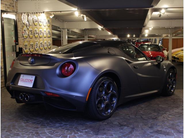 4C コンペティツィオーネ ディーラー車 左ハンドル 6速AT車 レザー&アルカンタラシート 純正18ー19AW 専用フロントバンパー カーボンルーフパネル&リアスポイラー シリアルナンバー付 25台限定車(9枚目)