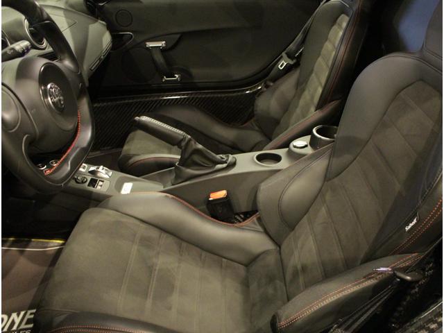 4C コンペティツィオーネ ディーラー車 左ハンドル 6速AT車 レザー&アルカンタラシート 純正18ー19AW 専用フロントバンパー カーボンルーフパネル&リアスポイラー シリアルナンバー付 25台限定車(14枚目)