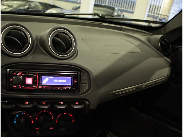 4C コンペティツィオーネ ディーラー車 左ハンドル 6速AT車 レザー&アルカンタラシート 純正18ー19AW 専用フロントバンパー カーボンルーフパネル&リアスポイラー シリアルナンバー付 25台限定車(16枚目)