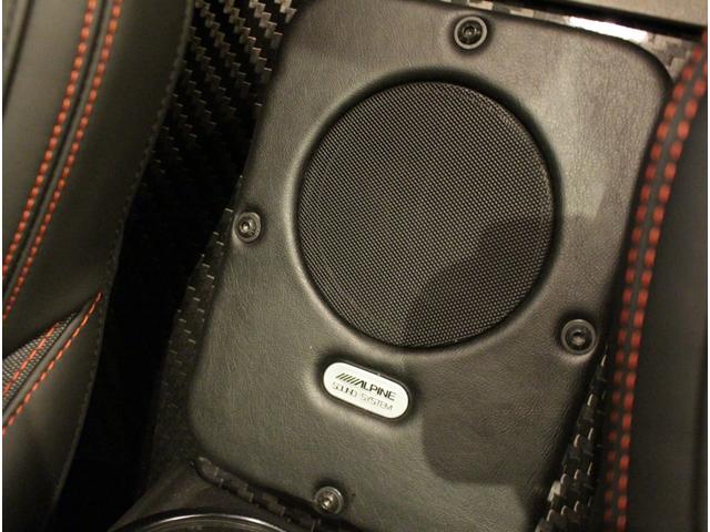 4C コンペティツィオーネ ディーラー車 左ハンドル 6速AT車 レザー&アルカンタラシート 純正18ー19AW 専用フロントバンパー カーボンルーフパネル&リアスポイラー シリアルナンバー付 25台限定車(21枚目)