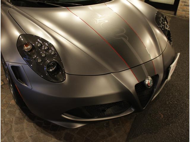 4C コンペティツィオーネ ディーラー車 左ハンドル 6速AT車 レザー&アルカンタラシート 純正18ー19AW 専用フロントバンパー カーボンルーフパネル&リアスポイラー シリアルナンバー付 25台限定車(23枚目)