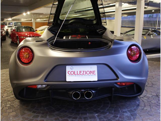 4C コンペティツィオーネ ディーラー車 左ハンドル 6速AT車 レザー&アルカンタラシート 純正18ー19AW 専用フロントバンパー カーボンルーフパネル&リアスポイラー シリアルナンバー付 25台限定車(28枚目)