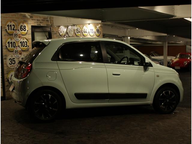 トゥインゴ S ディーラー車 1オーナー車 右ハンドル 5速MT車 ファブリックシート 社外15AW(8枚目)