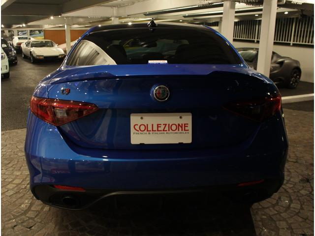 ジュリア エディツィオーネ エストレマ ディーラー車 右ハンドル 7速AT車 アルカンタラスポーツレザーシート 純正19AW ブラックキャリパー サンルーフ カーボンパネル カーボングリル&ドアミラー アクティブサスペンション 純正TV(11枚目)