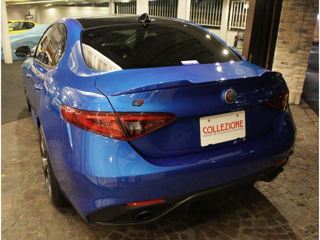 ジュリア エディツィオーネ エストレマ ディーラー車 右ハンドル 7速AT車 アルカンタラスポーツレザーシート 純正19AW ブラックキャリパー サンルーフ カーボンパネル カーボングリル&ドアミラー アクティブサスペンション 純正TV(12枚目)