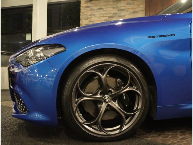 ジュリア エディツィオーネ エストレマ ディーラー車 右ハンドル 7速AT車 アルカンタラスポーツレザーシート 純正19AW ブラックキャリパー サンルーフ カーボンパネル カーボングリル&ドアミラー アクティブサスペンション 純正TV(24枚目)