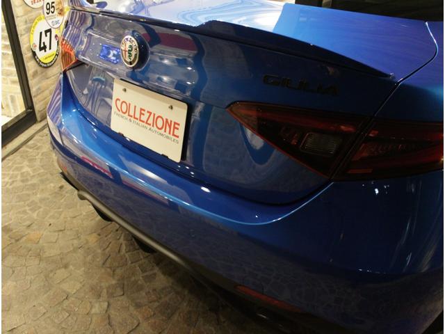 ジュリア エディツィオーネ エストレマ ディーラー車 右ハンドル 7速AT車 アルカンタラスポーツレザーシート 純正19AW ブラックキャリパー サンルーフ カーボンパネル カーボングリル&ドアミラー アクティブサスペンション 純正TV(28枚目)