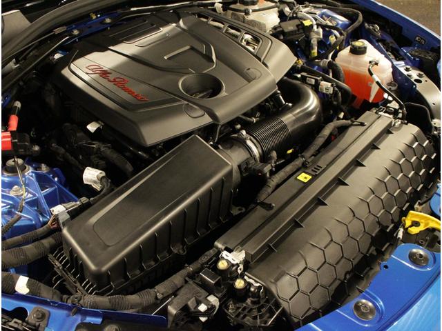 ジュリア エディツィオーネ エストレマ ディーラー車 右ハンドル 7速AT車 アルカンタラスポーツレザーシート 純正19AW ブラックキャリパー サンルーフ カーボンパネル カーボングリル&ドアミラー アクティブサスペンション 純正TV(33枚目)