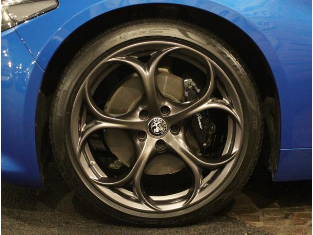 ジュリア エディツィオーネ エストレマ ディーラー車 右ハンドル 7速AT車 アルカンタラスポーツレザーシート 純正19AW ブラックキャリパー サンルーフ カーボンパネル カーボングリル&ドアミラー アクティブサスペンション 純正TV(34枚目)