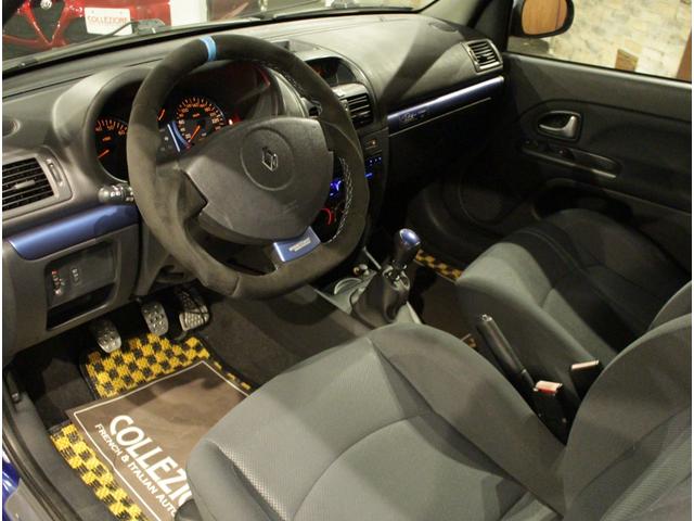 クリオ RS2.0 16V Jean Ragnotti 左ハンドル 5速MT車 ファブリックシート 社外AW オプションエアコン付き 限定300台(13枚目)