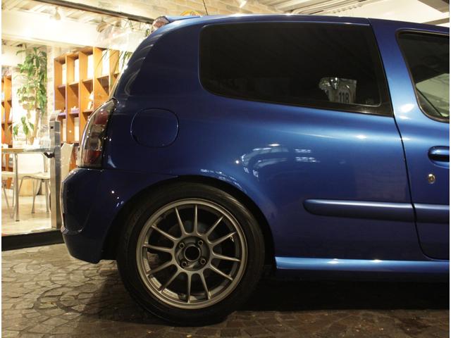 クリオ RS2.0 16V Jean Ragnotti 左ハンドル 5速MT車 ファブリックシート 社外AW オプションエアコン付き 限定300台(24枚目)